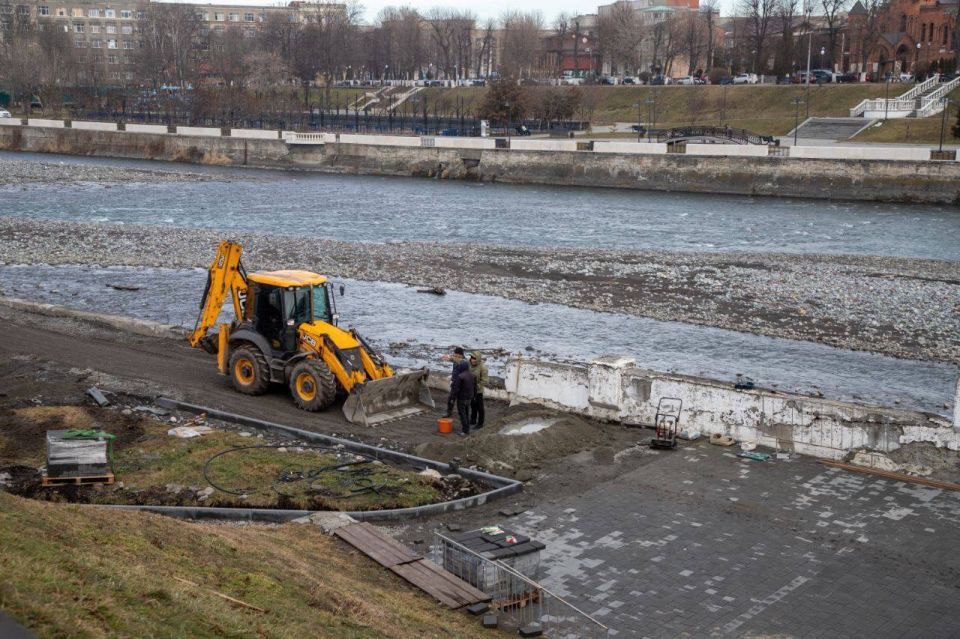 Специалисты приступили к следующему этапу благоустройства набережной Терека во Владикавказе