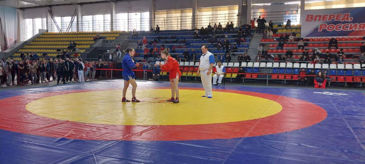 Самбисты из Северной Осетии завоевали 12 золотых, 10 серебряных и 11 бронзовых медалей на первенстве Северо-Кавказского федерального округа среди атлетов 2010-2012 годов рождения