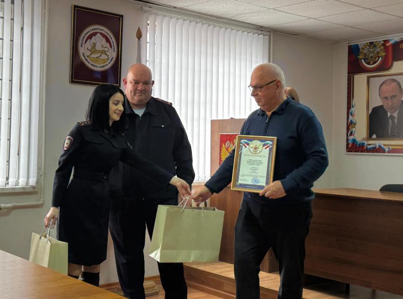 В преддверии Дня защитника Отечества в Отделе МВД России по Дигорскому району чествовали ветеранов и действующих сотрудников В преддверии Дня защитника Отечества в Отделе МВД России по Дигорскому району чествовали ветеранов и действующих сотрудников