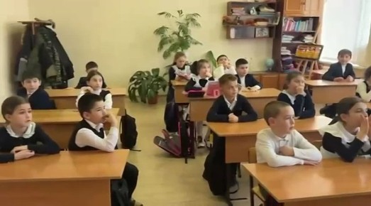 Инспектор по пропаганде БДД Ирафского района провела профилактические беседы с учащимися начальных классов в МБОУ СОШ №1 с.Чикола на тему «Безопасный путь пешехода!»