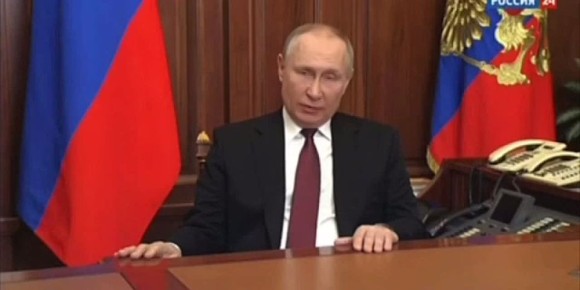 Четыре года... Четыре года, которые изменили всё. Годы, вместившие в себя неизмеримое количество боли, утрат и одновременно проявления невероятной стойкости, мужества и самоотверженности. Это были годы, которые ясно...