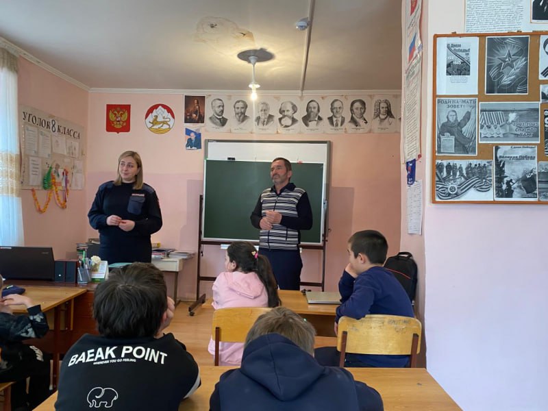 В высокогорных селах Северной Осетии инспекторы по делам несовершеннолетних Ирафского района продолжают проводить активную профилактическую работу В высокогорных селах Северной Осетии инспекторы по делам несовершеннолетних Ирафского района продолжают проводить активную профилактическую работу