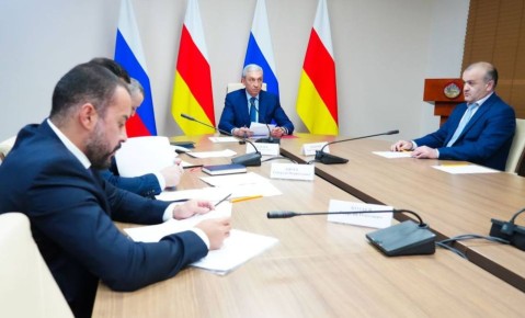 Председатель Правительства РСО – Алания Борис Джанаев принял участие в совещании по вопросам исполнения программы устойчивого экономического развития предприятий энергетики и ЖКХ