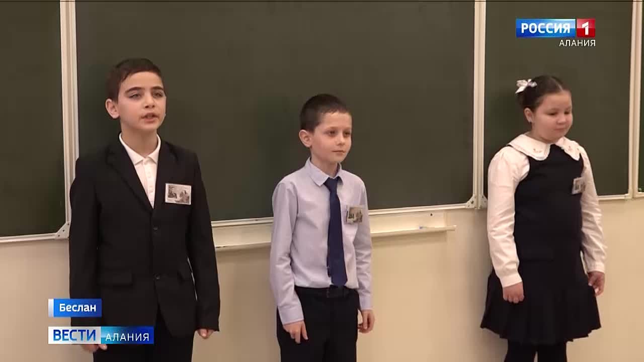 Мемориальную доску Герою ДНР Михаилу Токмянину открыли в первой бесланской школе имени Героев спецназа