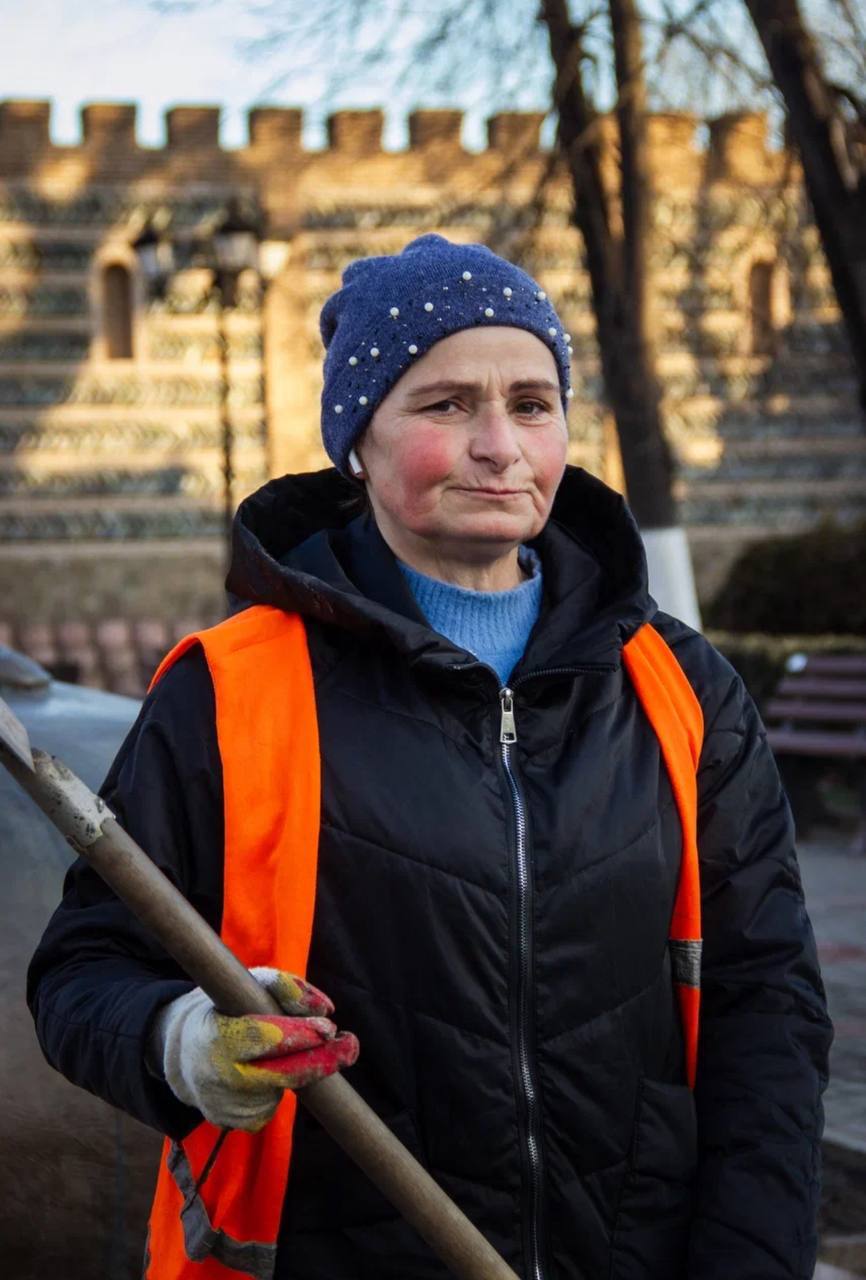 В преддверии профессионального праздника работников ЖКХ рассказываем о людях, от которых зависит работа системы жизнеобеспечения Владикавказа, его комфорт и безопасность. В преддверии профессионального праздника работников ЖКХ рассказываем о людях, от которых зависит работа системы жизнеобеспечения Владикавказа, его комфорт и безопасность.