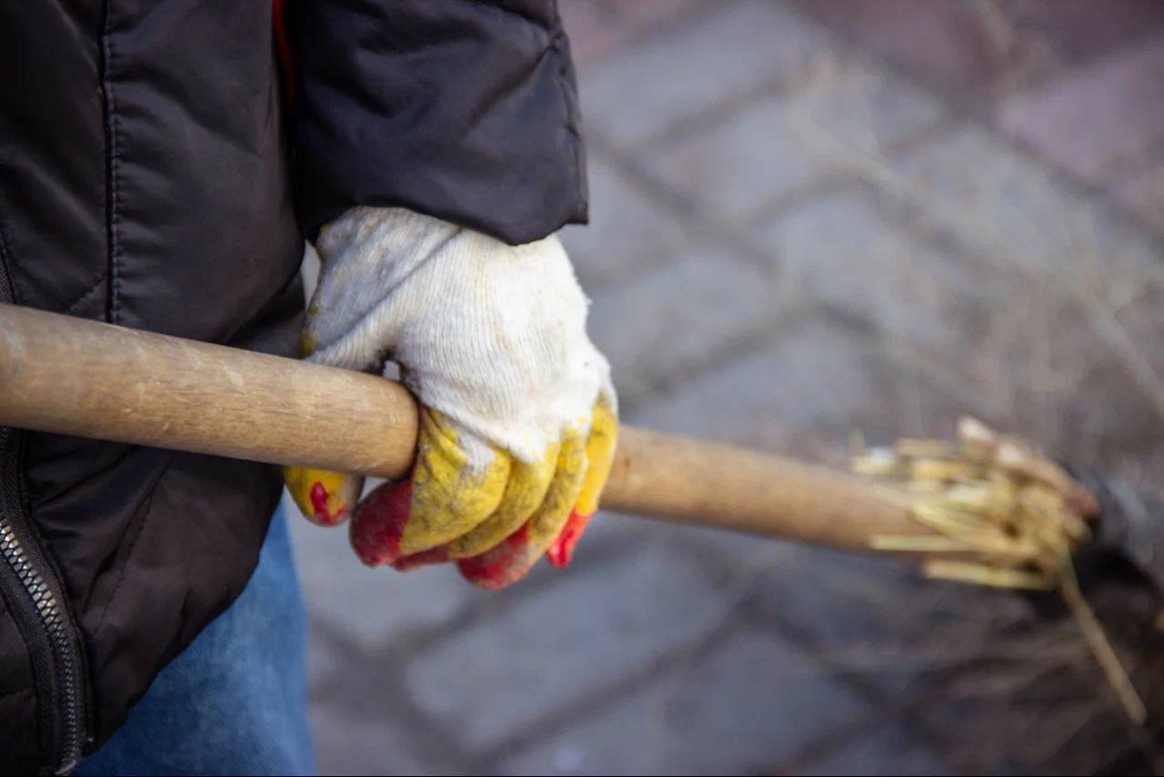 В преддверии профессионального праздника работников ЖКХ рассказываем о людях, от которых зависит работа системы жизнеобеспечения Владикавказа, его комфорт и безопасность. В преддверии профессионального праздника работников ЖКХ рассказываем о людях, от которых зависит работа системы жизнеобеспечения Владикавказа, его комфорт и безопасность.