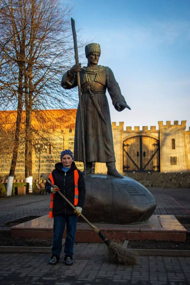 В преддверии профессионального праздника работников ЖКХ рассказываем о людях, от которых зависит работа системы жизнеобеспечения Владикавказа, его комфорт и безопасность.