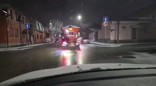 Приступили к обработке дорог