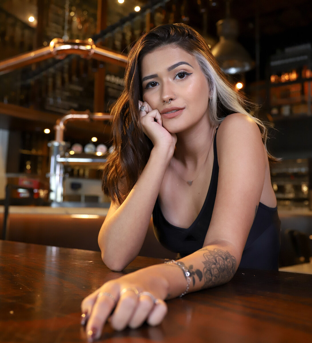 Как арендовать столик в ресторане: неожиданный подход девушки к незнакомцам