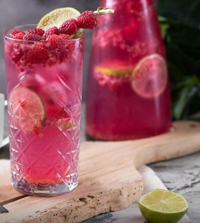 Удивительный ягодный лимонад: освежающий тренд для весенних дней