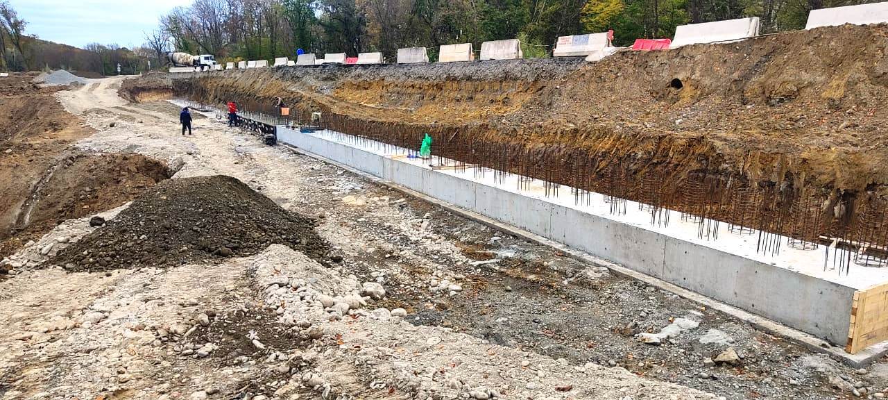 Строительство защитных сооружений на трассе «Кавказ» – Хурикау – Малгобек – Моздок» будет продолжено в 2026 году Строительство защитных сооружений на трассе «Кавказ» – Хурикау – Малгобек – Моздок» будет продолжено в 2026 году