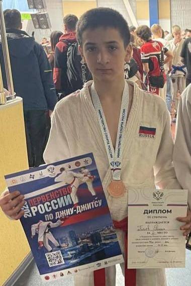 Три награды завоевали спортсмены из Северной Осетии на первенстве России по джиу-джитсу Три награды завоевали спортсмены из Северной Осетии на первенстве России по джиу-джитсу