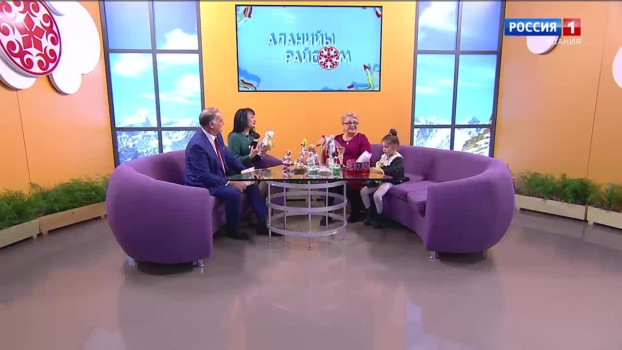 Гость нового выпуска нашей утренней программы — мастерица по изготовлению кукол Анна Ватаева