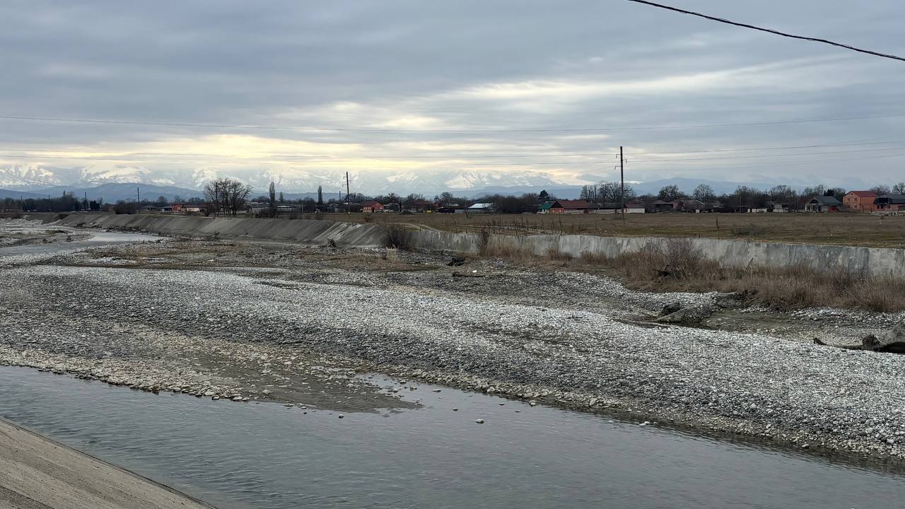 По поручению Сергея Меняйло в Ардонском районе очищены мосты и прилегающие территории По поручению Сергея Меняйло в Ардонском районе очищены мосты и прилегающие территории