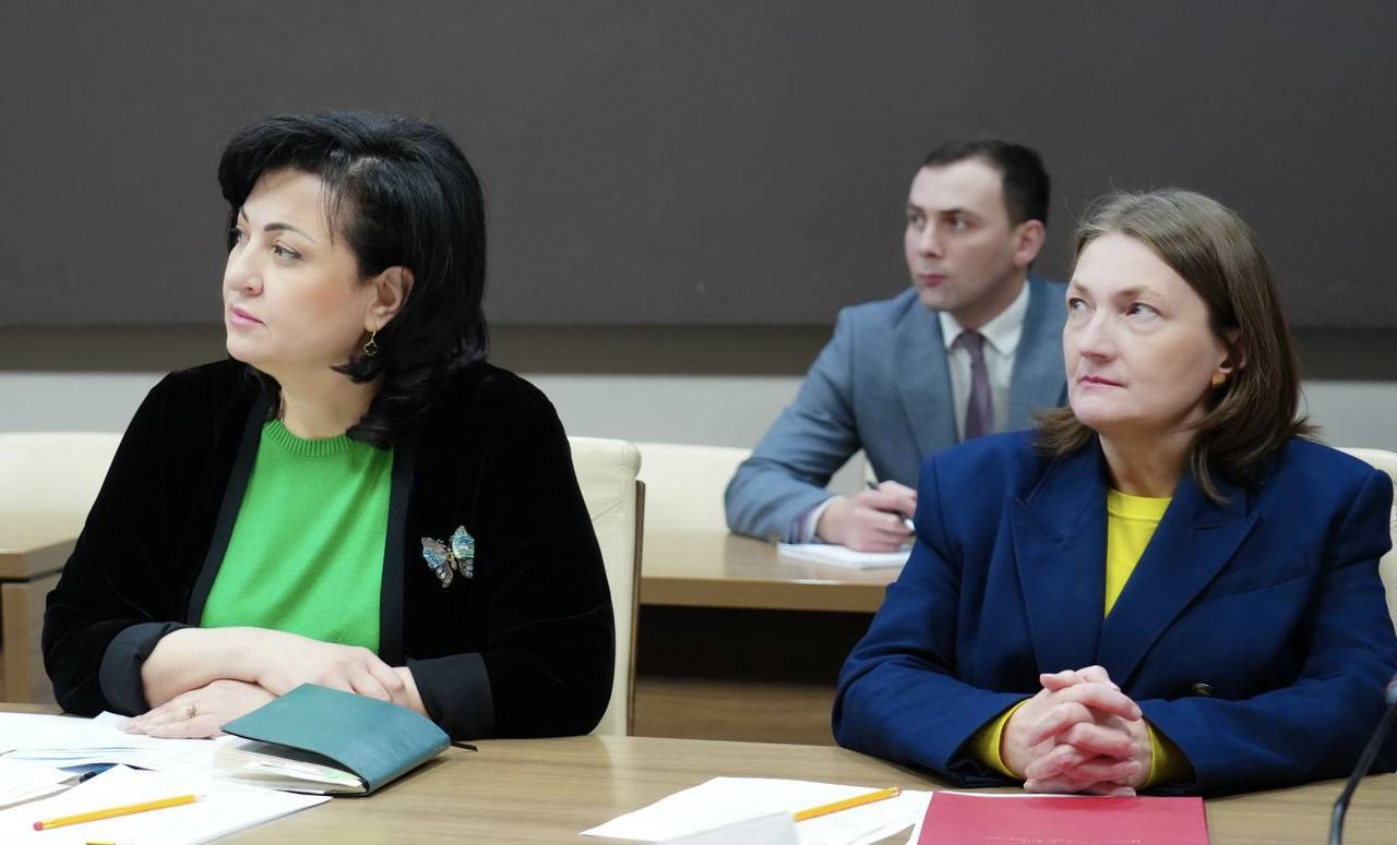 Председатель Правительства РСО – Алания Борис Джанаев провел совещание с руководителями органов исполнительной власти, на котором рассматривались первоочередные задачи социально-экономического развития республики Председатель Правительства РСО – Алания Борис Джанаев провел совещание с руководителями органов исполнительной власти, на котором рассматривались первоочередные задачи социально-экономического развития республики