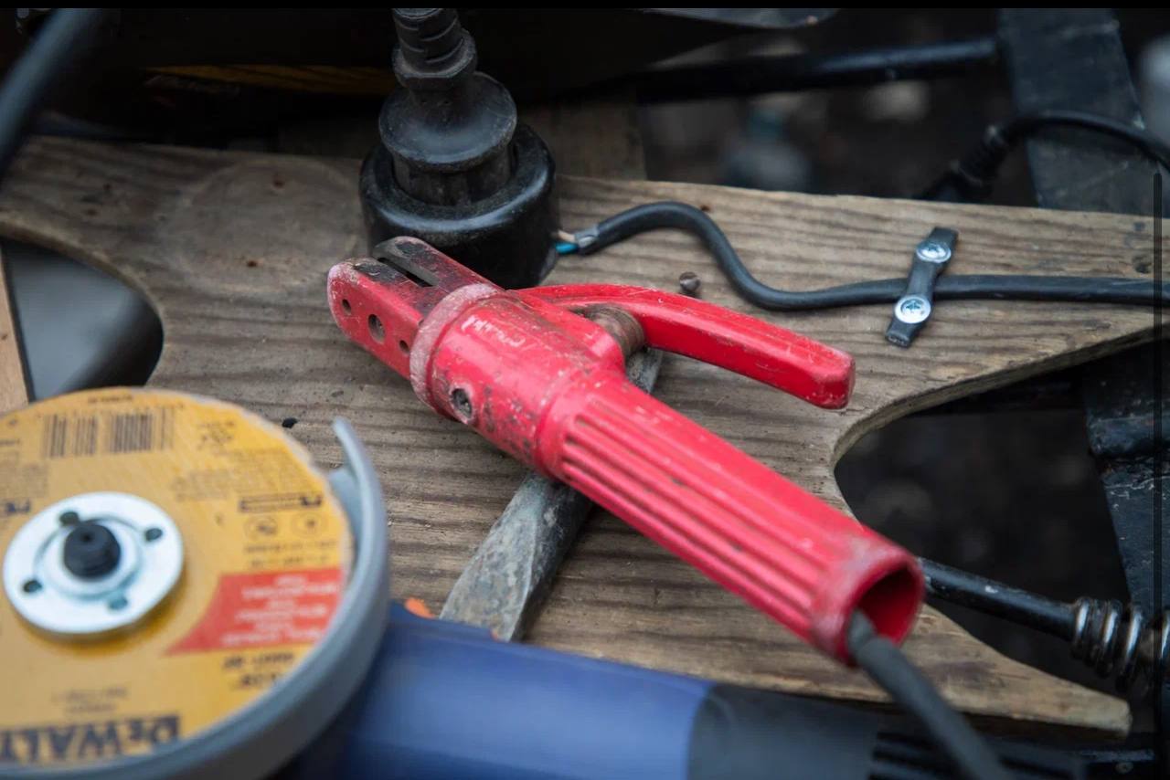 В преддверии профессионального праздника работников ЖКХ рассказываем о людях, от которых зависит работа системы жизнеобеспечения Владикавказа, его комфорт и безопасность В преддверии профессионального праздника работников ЖКХ рассказываем о людях, от которых зависит работа системы жизнеобеспечения Владикавказа, его комфорт и безопасность