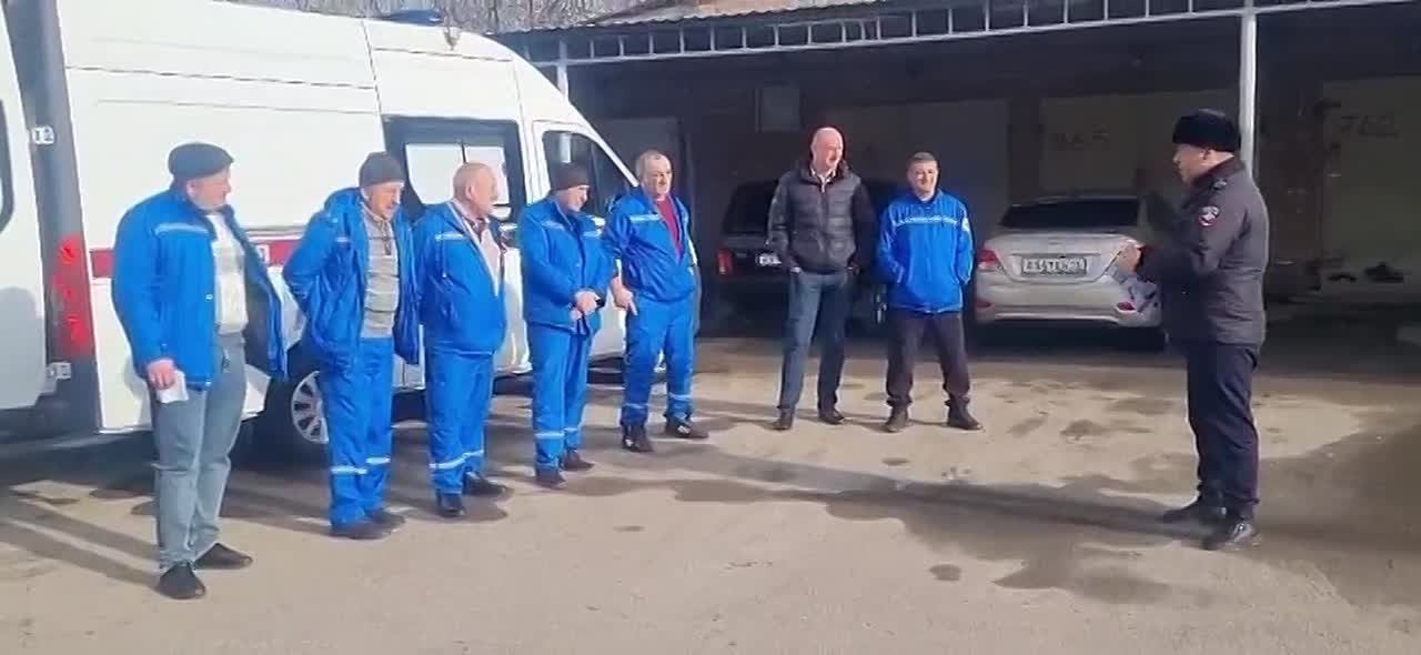 Сотрудники Госавтоинспекции Моздокского района встретились с водителями скорой медицинской помощи