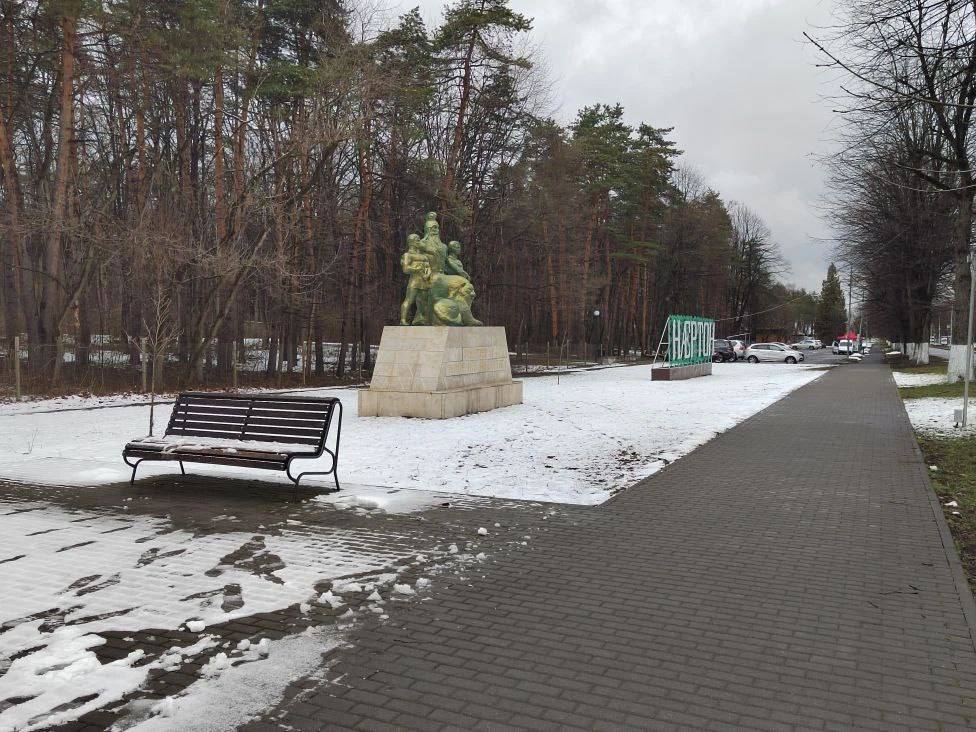 В ходе еженедельного аппаратного совещания глава республики Сергей Меняйло обратил внимание сотрудников администрации на повреждение плиток у постаментов «Аллеи нартов» у парка «Нартон» В ходе еженедельного аппаратного совещания глава республики Сергей Меняйло обратил внимание сотрудников администрации на повреждение плиток у постаментов «Аллеи нартов» у парка «Нартон»