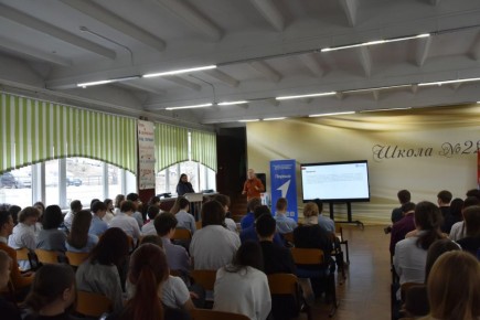 Во Владивостоке транспортные полицейские и общественники присоединились к акции #МолодёжьПротивТерроризма