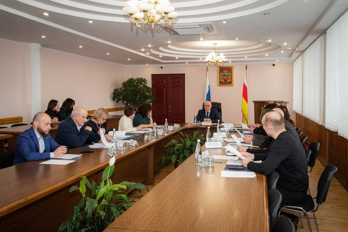 Комсомольскому парку во Владикавказе присвоят имя Ахурбека Магометова, также в городе появятся улицы Ахсарюбека Галазова и Блашка Гурджибекова