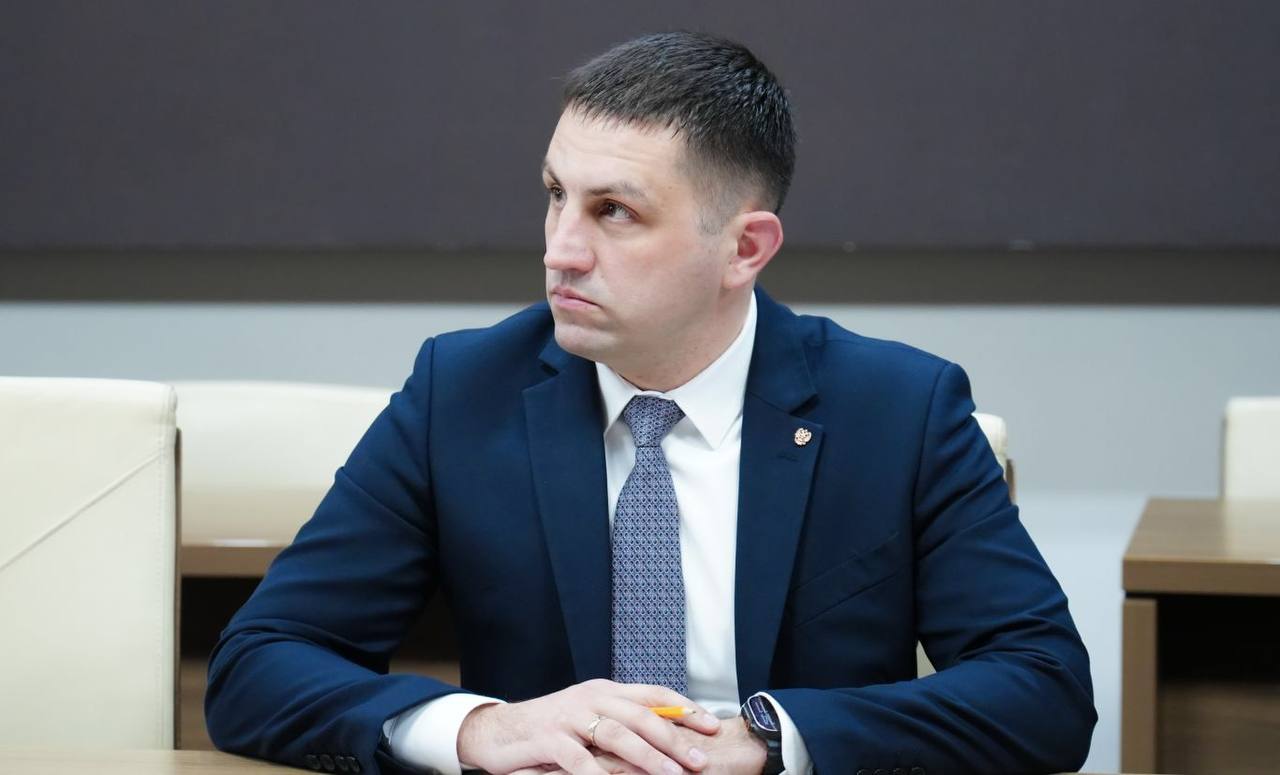 Председатель Правительства РСО – Алания Борис Джанаев провел совещание с руководителями органов исполнительной власти, на котором рассматривались первоочередные задачи социально-экономического развития республики Председатель Правительства РСО – Алания Борис Джанаев провел совещание с руководителями органов исполнительной власти, на котором рассматривались первоочередные задачи социально-экономического развития республики