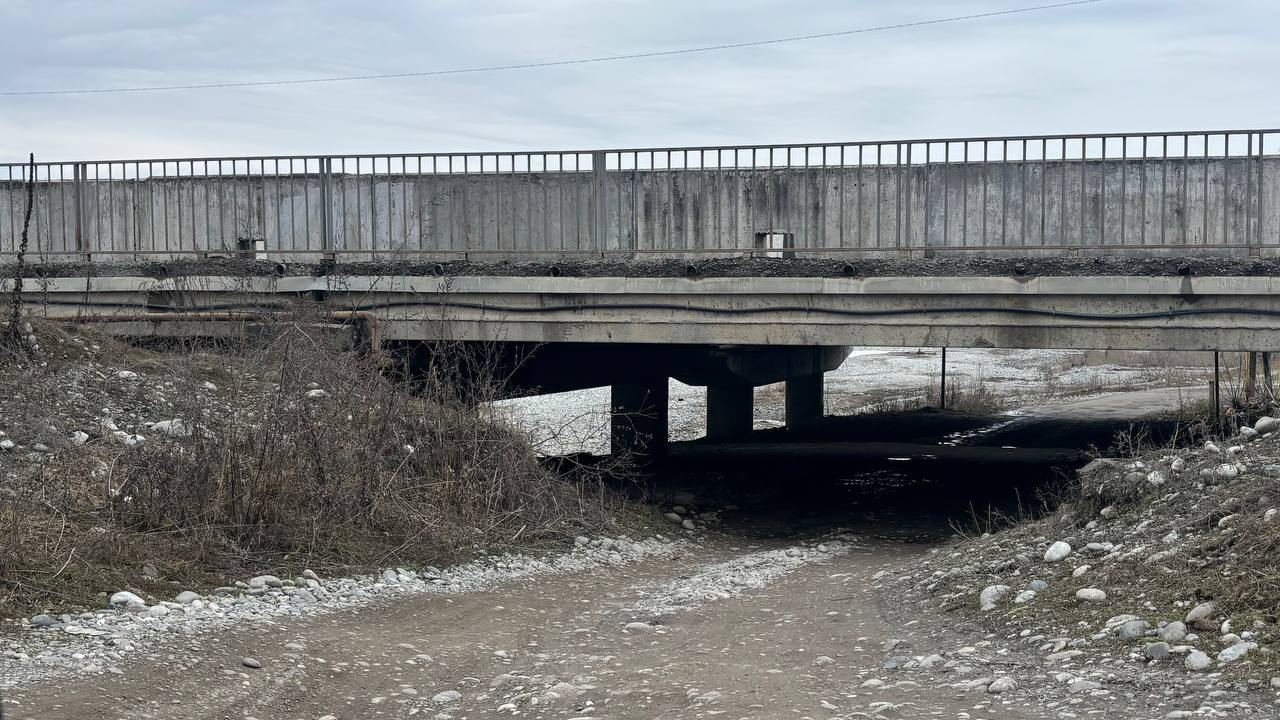 По поручению Сергея Меняйло в Ардонском районе очищены мосты и прилегающие территории По поручению Сергея Меняйло в Ардонском районе очищены мосты и прилегающие территории