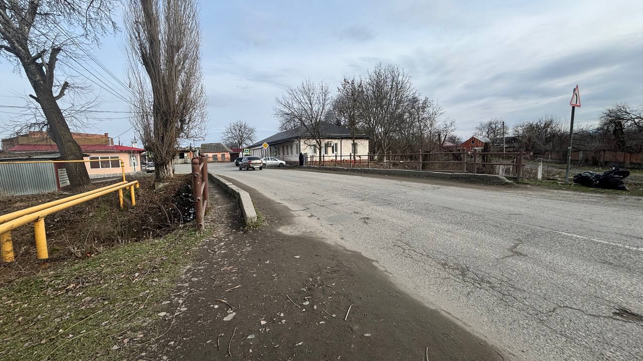 По поручению Сергея Меняйло в Ардонском районе очищены мосты и прилегающие территории По поручению Сергея Меняйло в Ардонском районе очищены мосты и прилегающие территории