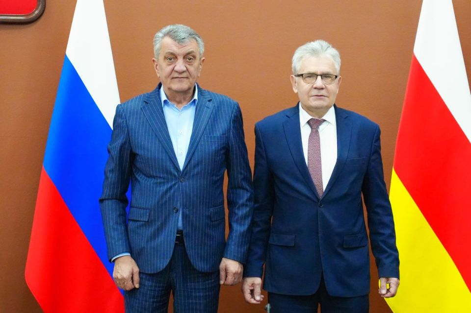 Сергей Меняйло наградил представителей Национального центра физики и математики