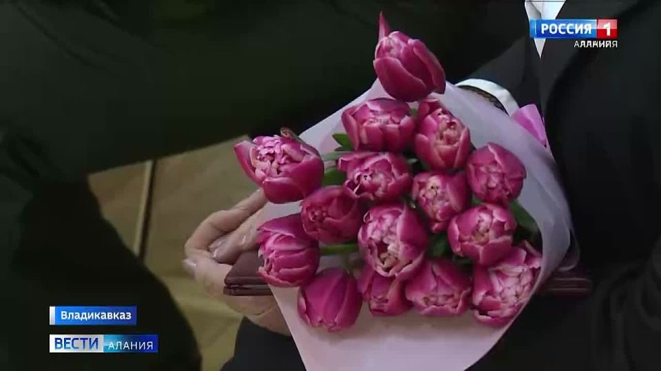 В преддверии 8 марта Сергей Меняйло вручил госнаграды представительницам прекрасного пола, которые отличились в самых разных сферах