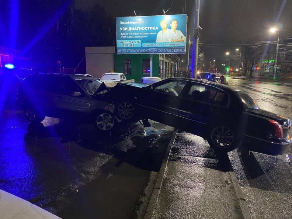 ДТП с участием трех автомобилей произошло во Владикавказе