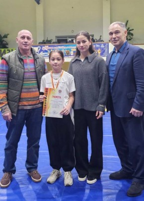 Пять золотых, две серебряные и одну бронзовую медали завоевали осетинские боксеры на Всероссийских соревнованиях среди юниоров 17-18 лет в Грозном