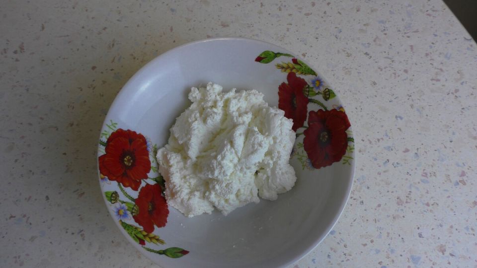 Творог в мультиварке из кефира: простой и вкусный рецепт