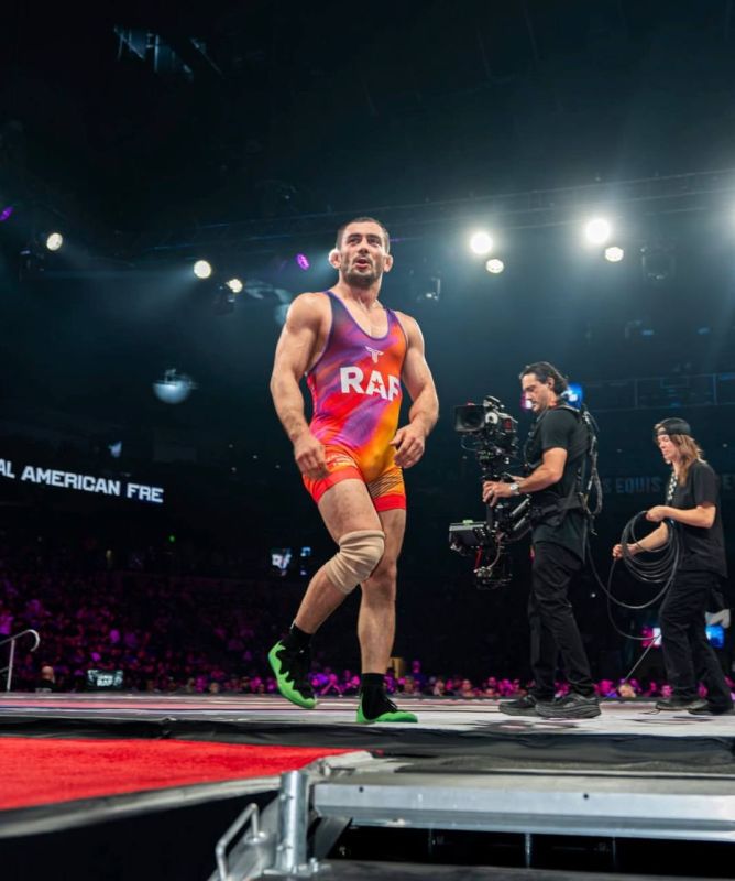 Борцовская лига Real american freestyle (RAF) предоставляет спортсменам хорошие финансовые возможности и популяризует борьбу