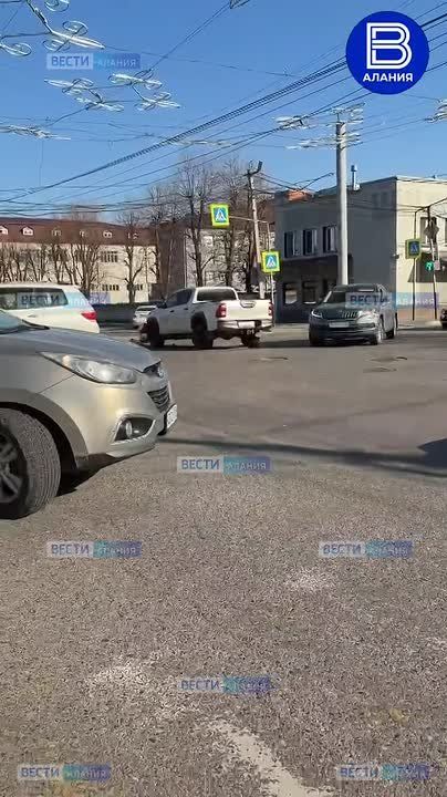 Авария на перекрёстке улиц Ардонской и Х. Мамсурова