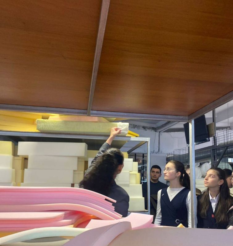 Школьники Северной Осетии продолжают посещать промышленные площадки республики