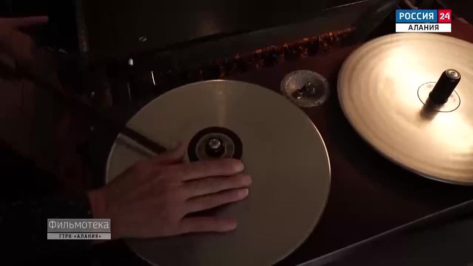 15 марта в разные годы родились выдающиеся актёры, подарившие зрителям незабываемые экранные и сценические образы – Тамара Кокова, Бимболат Ватаев и Исак Гогичев