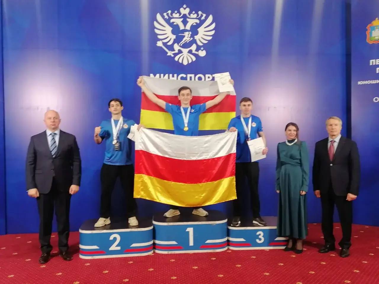 Сборная команда Северной Осетии по армрестлингу заняла первое место на первенстве России Сборная команда Северной Осетии по армрестлингу заняла первое место на первенстве России