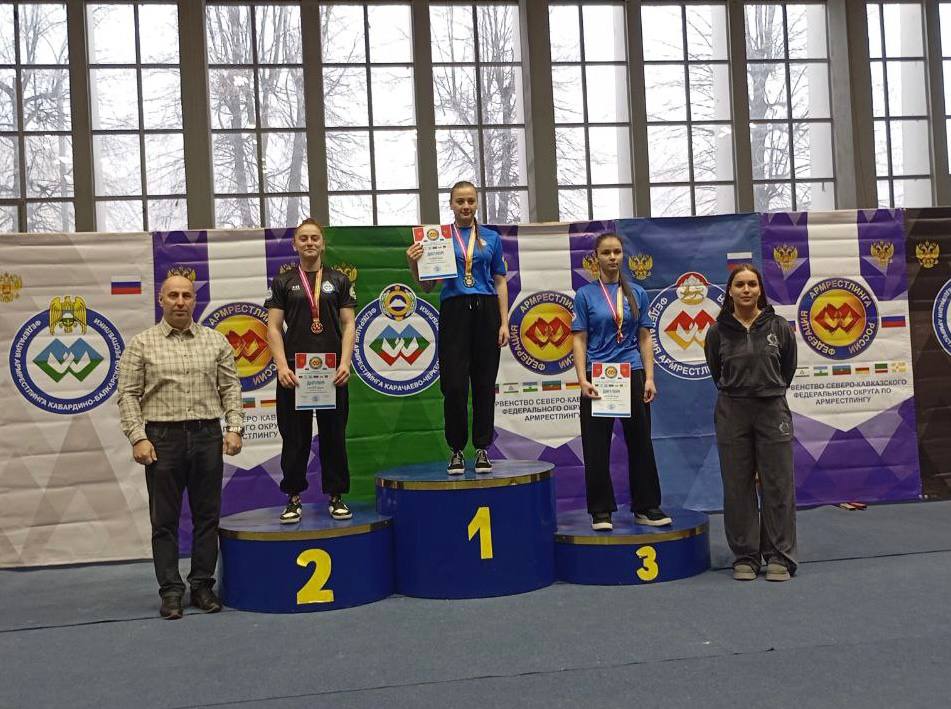 Сборная команда Северной Осетии по армрестлингу заняла первое место на первенстве России Сборная команда Северной Осетии по армрестлингу заняла первое место на первенстве России