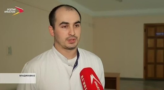 В СЕВЕРНОЙ ОСЕТИИ ВПЕРВЫЕ ПРОВЕЛИ ОНЛАЙН-ТРАНСЛЯЦИЮ СЛОЖНОЙ УРОЛОГИЧЕСКОЙ ОПЕРАЦИИ С МАСТЕР-КЛАССОМ ФЕДЕРАЛЬНОГО ХИРУРГА