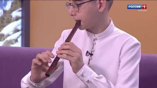 Гость нового выпуска утренней программы - молодой преподаватель в музыкальной школе Ардона Виталий Тавитов