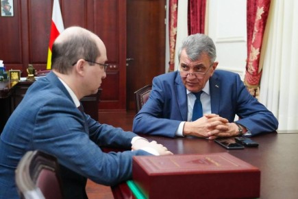 Сергей Меняйло: Встретился с Председателем Правления Российского исторического общества Русланом Григорьевичем Гагкуевым