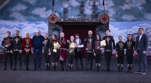 Артисты конно-драматического театра «Нарты» удостоены государственных наград