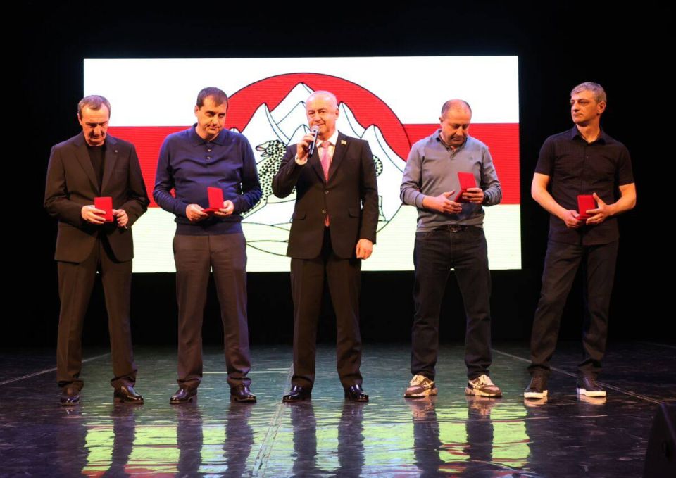 ������������ ���������� �������� ������ �������� ������� ������ ������ ��������������� ������� ���������� � ������ ��� ����� ������ � ��������� ������ �� ������� 1995 ����