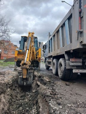 350 метров изношенного водопровода меняют на ул. Митькина во Владикавказе