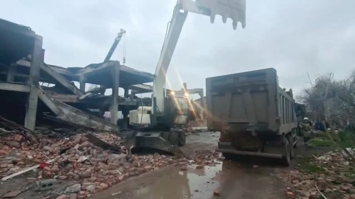 Сотрудники «Спецэкосервиса» продолжают разбор территории, прилегающей к месту взрыва склада пиротехники в Партизанском переулке