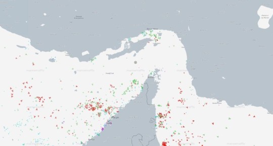 Ормузский пролив остается перекрытым