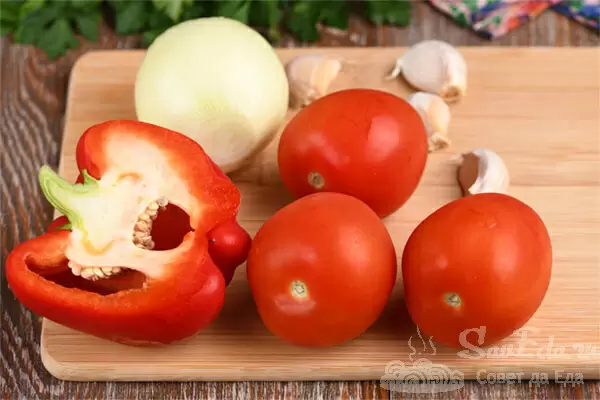 Три простых рецепта для любителей уютного обеда: мясо и рыба с овощами за считанные минуты