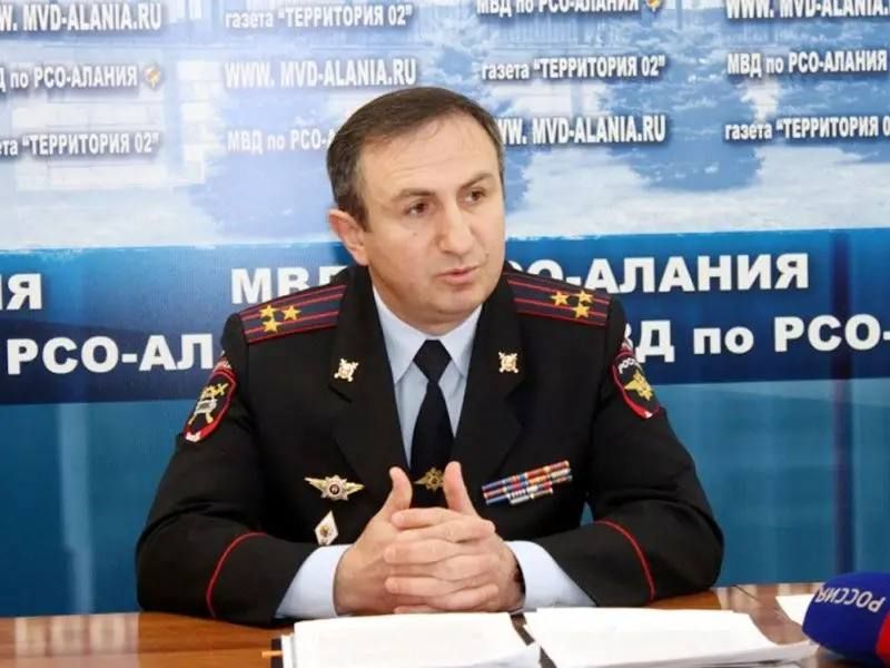 ИЗ СВЕЖЕГО НОМЕРА. 17 апреля – День ветеранов МВД России Честь в погонах… Руководить людьми в погонах, пожалуй, сложнее, чем управлять любым другим коллективом