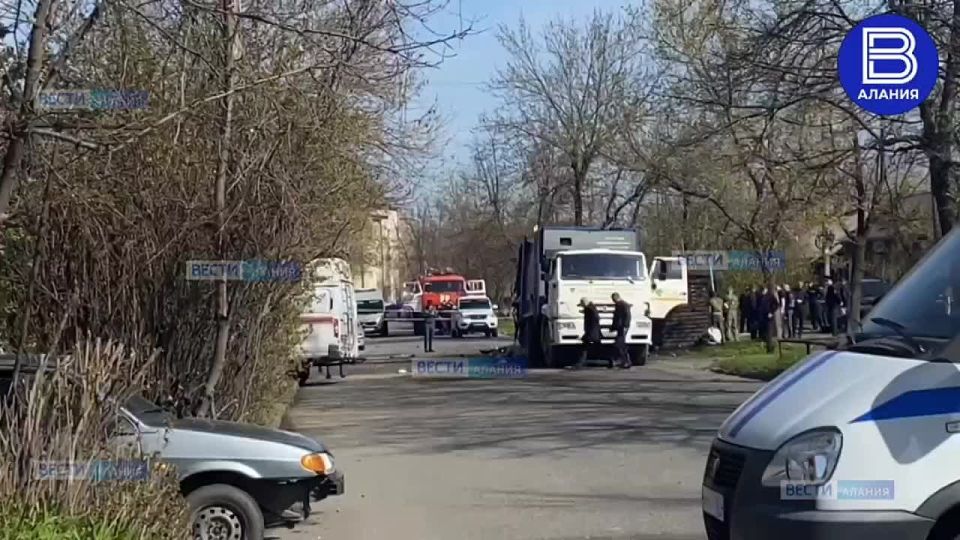 Взрывотехники не будут проводить полное обследование мусоровоза на месте ЧП, его перевезут на полигон