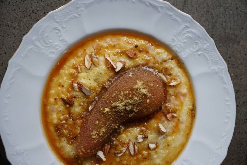 Нежный вкус: как приготовить пшенную кашу с карамельной грушей